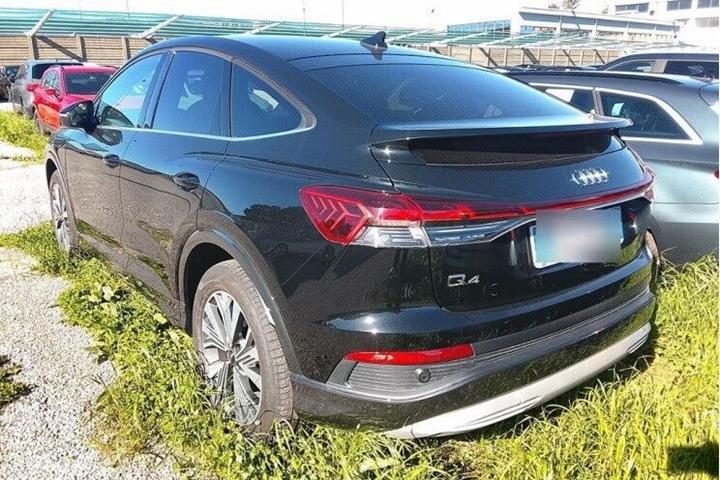 Sort Audi Q4 fra 2024