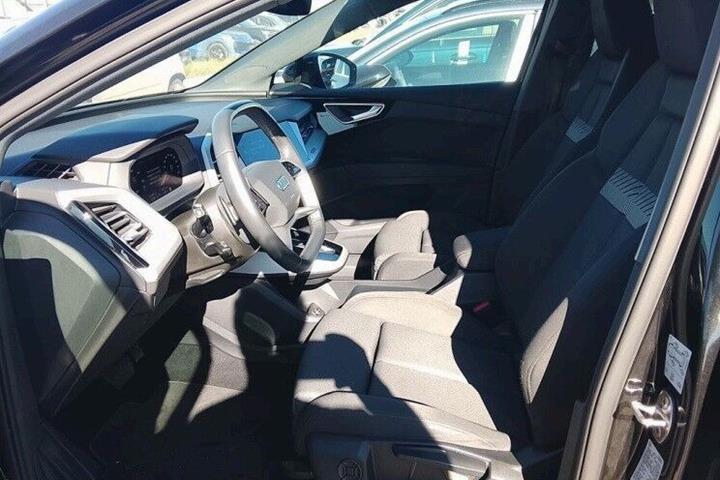 Sort Audi Q4 fra 2024