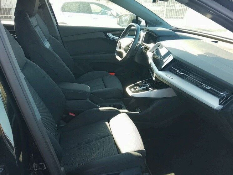 Sort Audi Q4 fra 2024