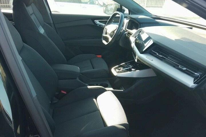 Sort Audi Q4 fra 2024