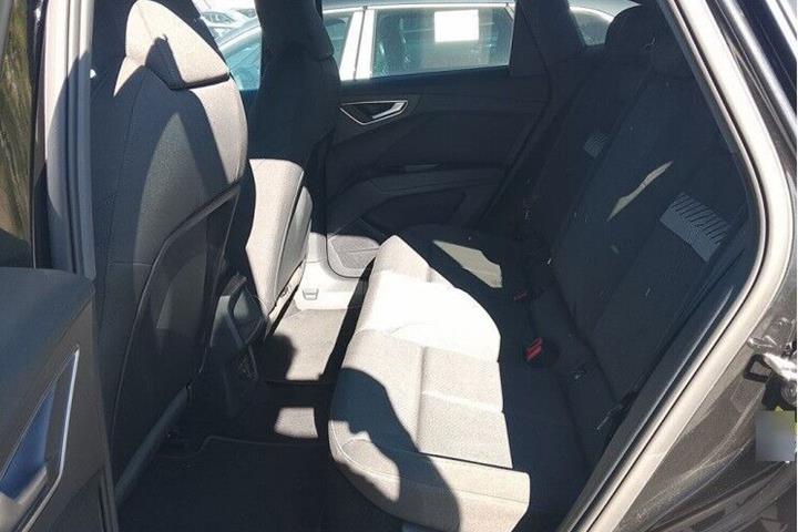 Sort Audi Q4 fra 2024