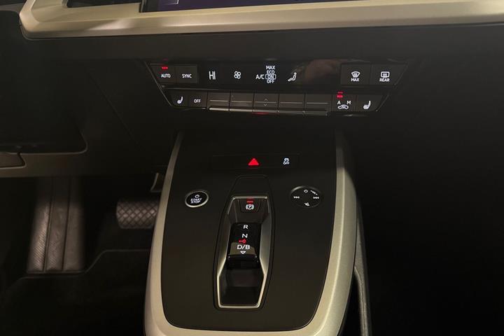 Sort Audi Q4 fra 2024