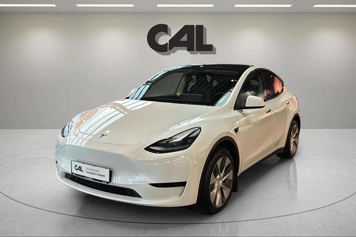 Hvid Tesla Model Y fra 2023