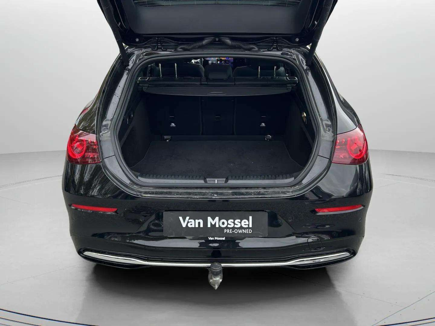 Sort Mercedes CLA250+ fra 2026
