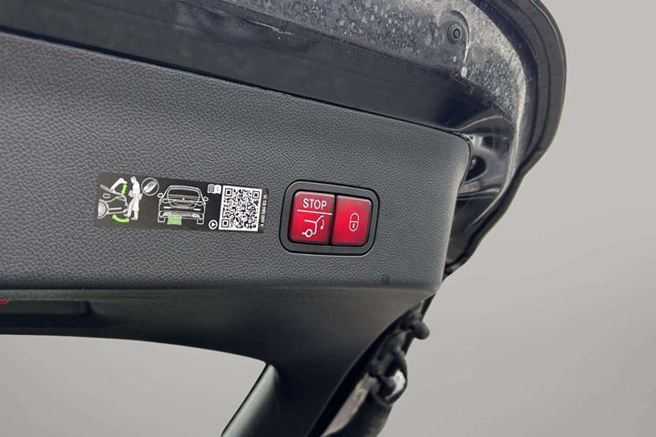 Sort Mercedes CLA250+ fra 2026