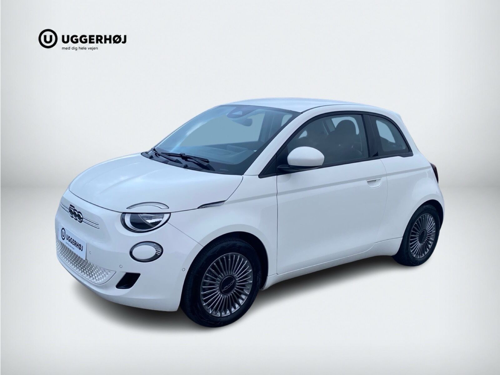 Hvid Fiat 500e fra 2025