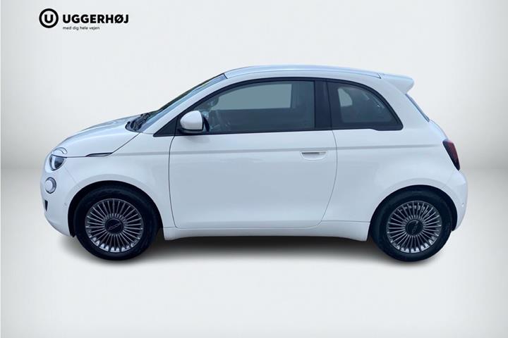 Hvid Fiat 500e fra 2025