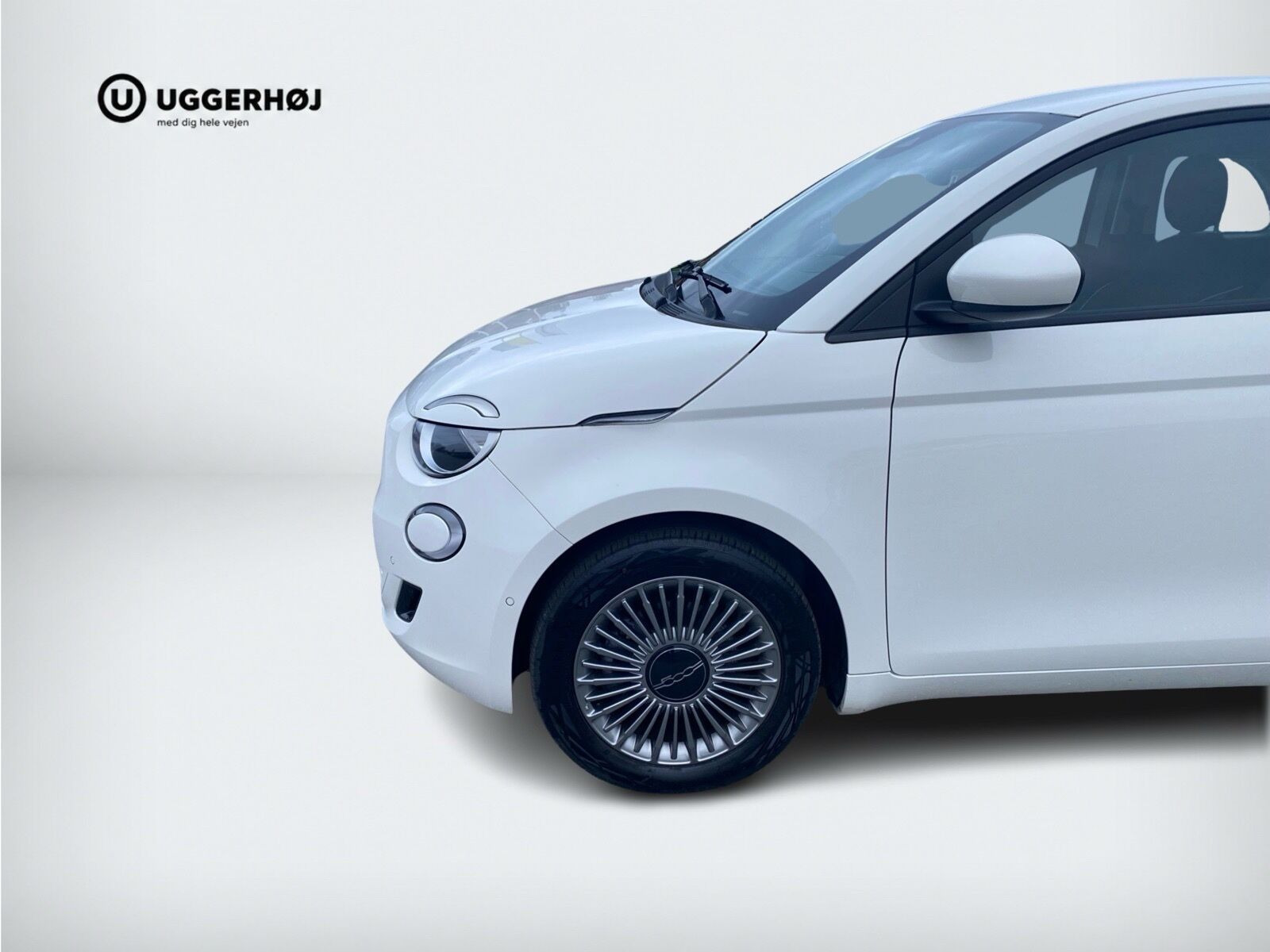 Hvid Fiat 500e fra 2025
