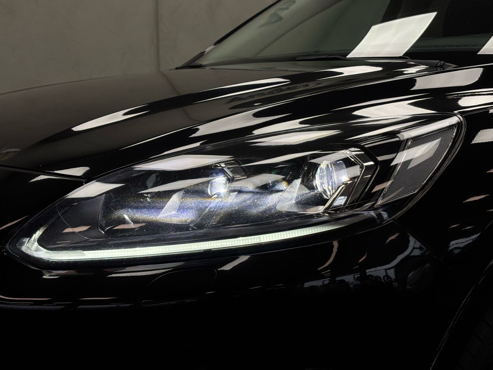 Sort Ford Kuga fra 2021