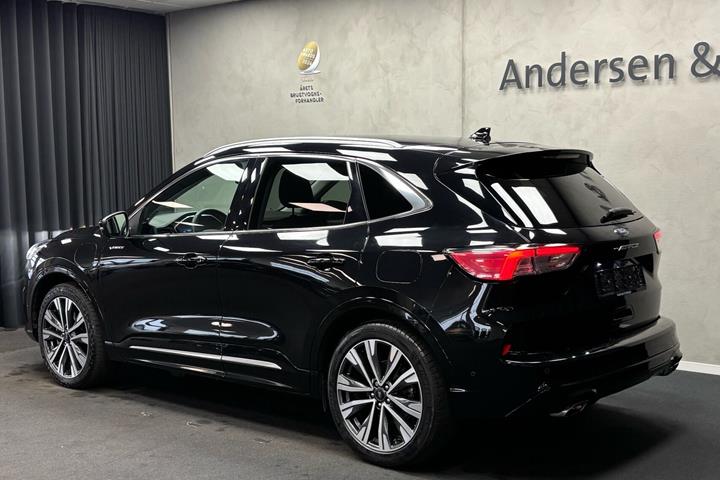 Sort Ford Kuga fra 2021