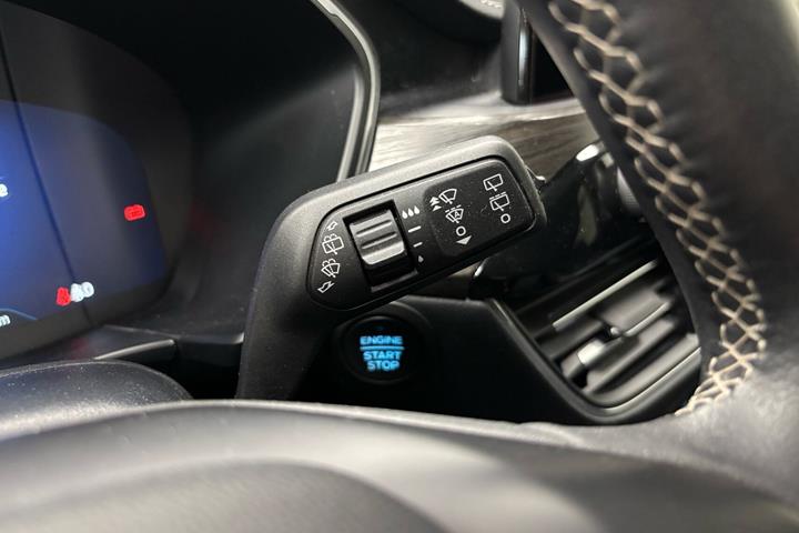 Sort Ford Kuga fra 2021