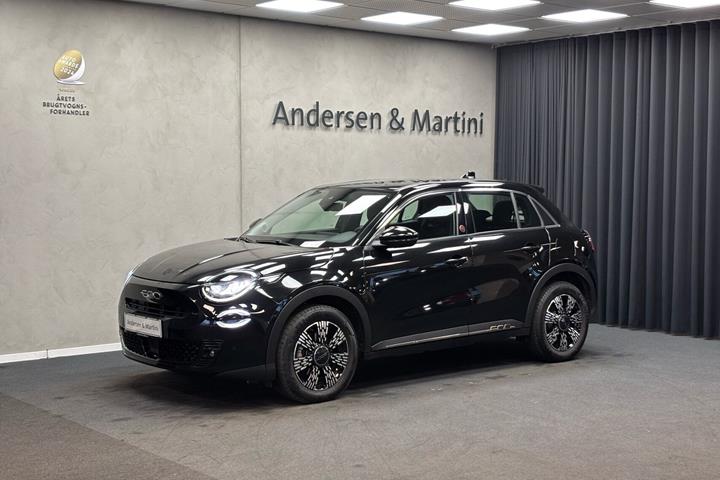 Rød Fiat 600e fra 2025