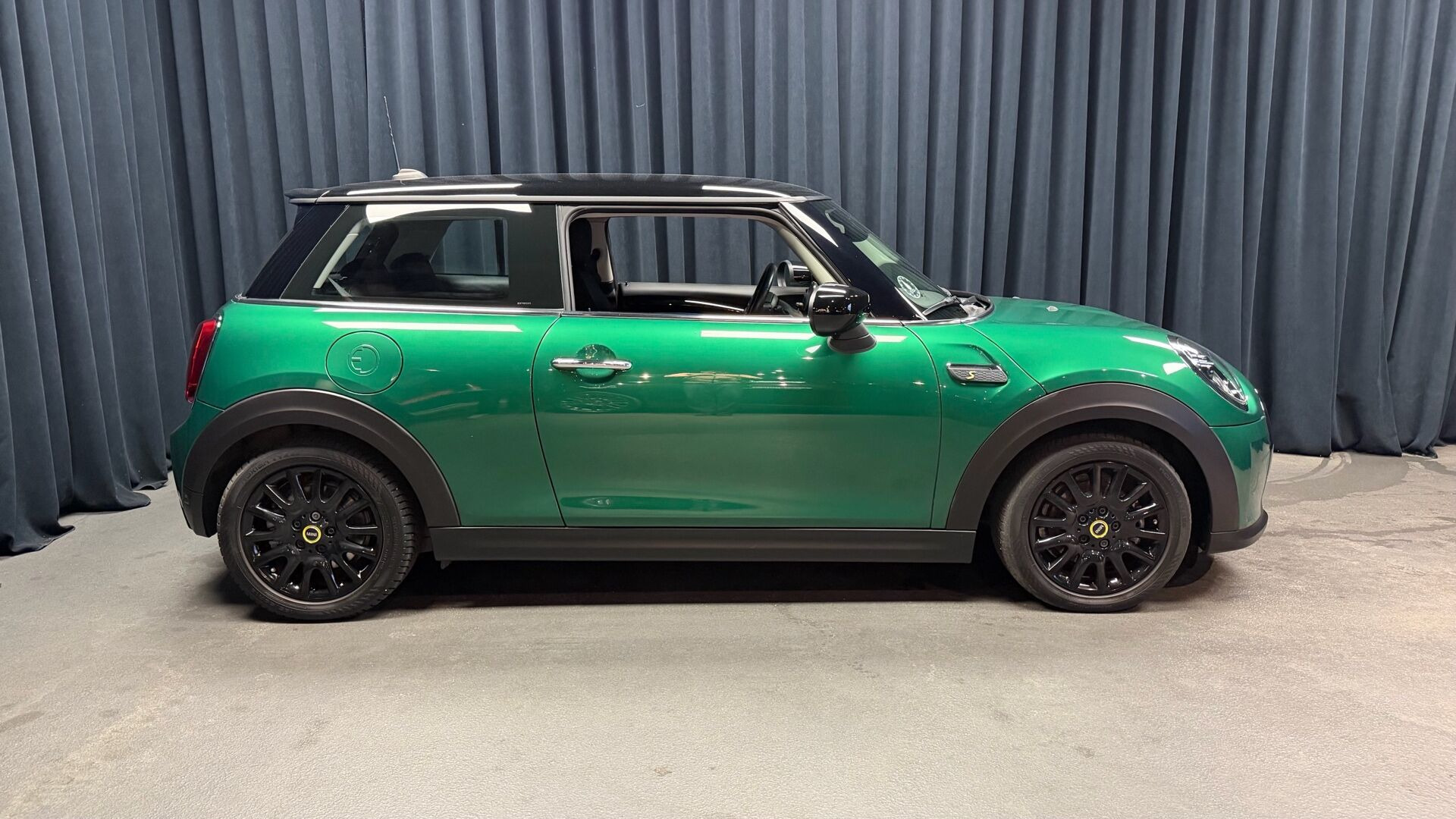 Grøn Mini Cooper fra 2023