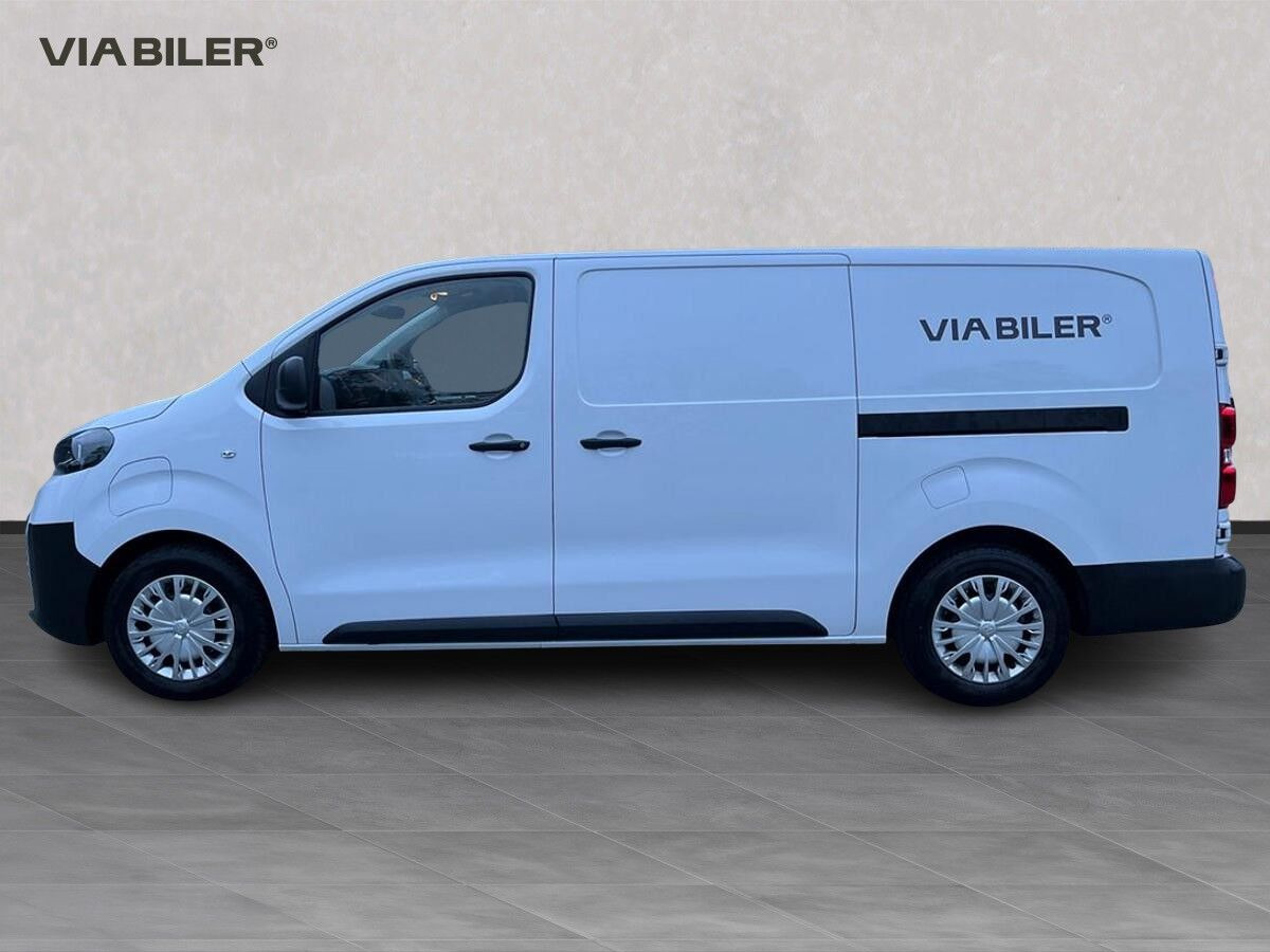 Hvid Toyota Proace Electric fra 2026