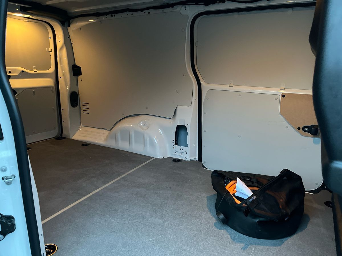Hvid Toyota Proace Electric fra 2026