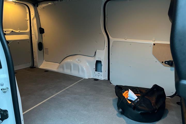 Hvid Toyota Proace Electric fra 2026