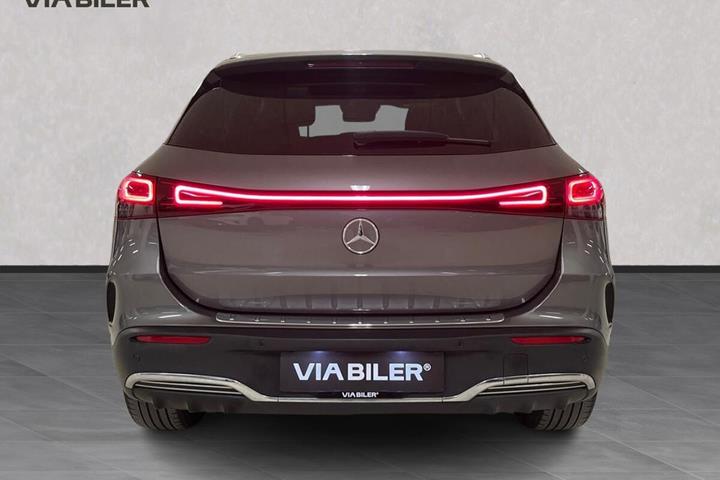 Grå Mercedes EQA250+ fra 2023