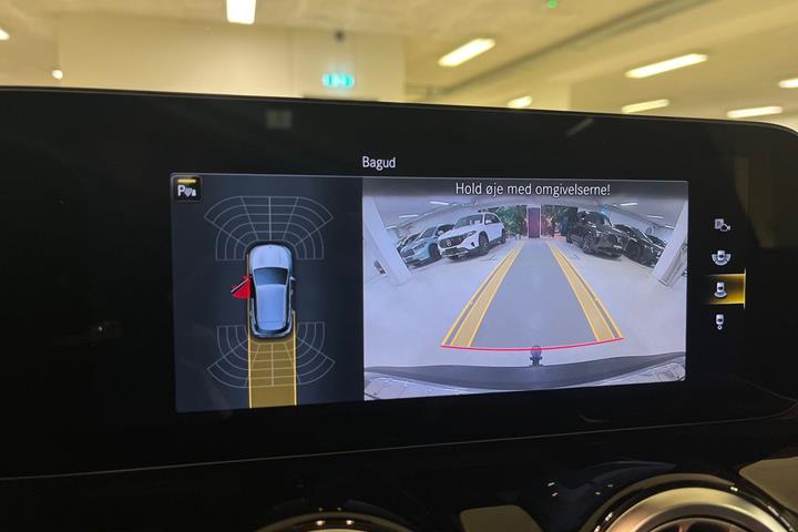 Grå Mercedes EQA250+ fra 2023