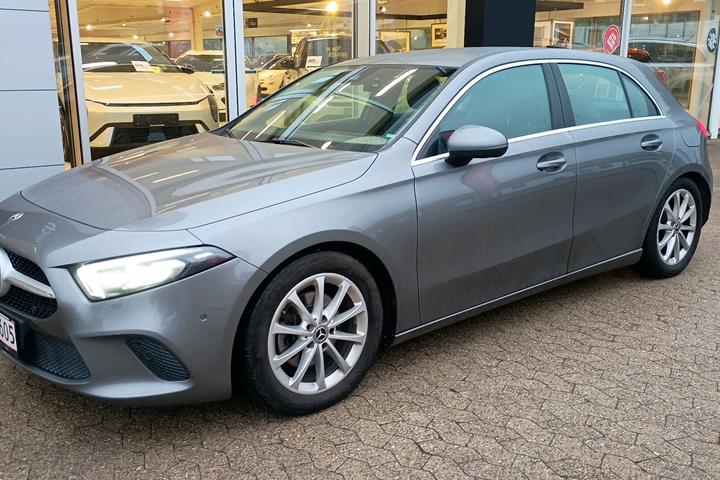 Grå Mercedes A200 fra 2019