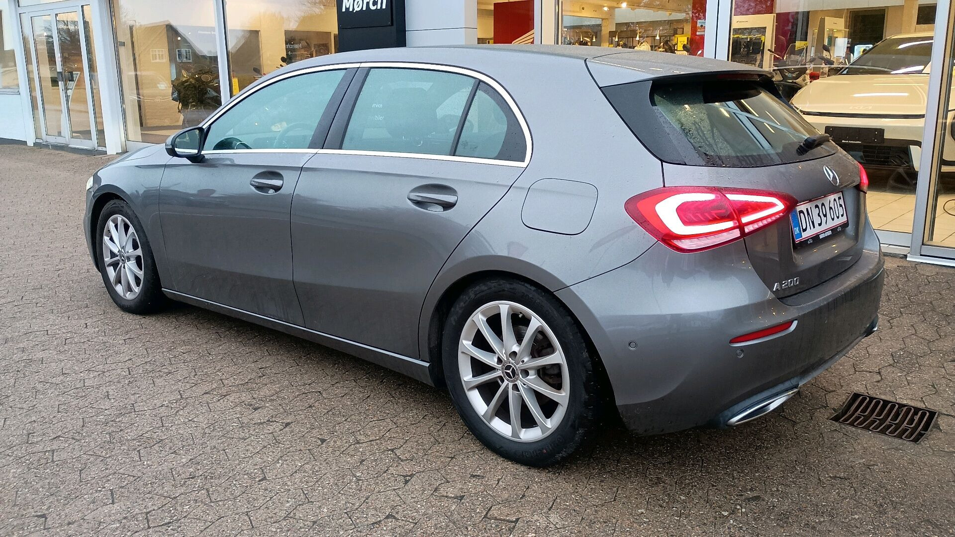 Grå Mercedes A200 fra 2019