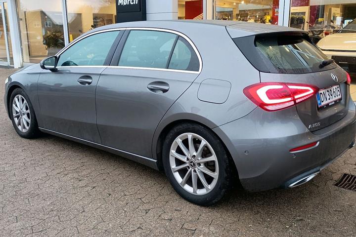 Grå Mercedes A200 fra 2019