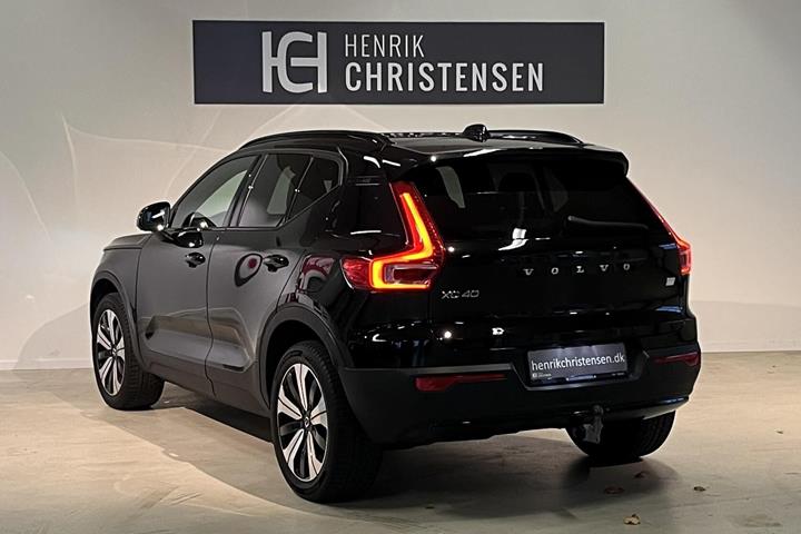 Sort Volvo XC40 fra 2023