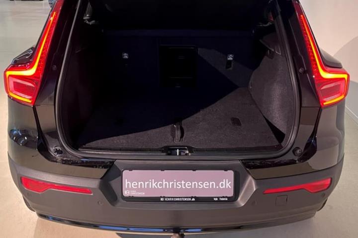 Sort Volvo XC40 fra 2023