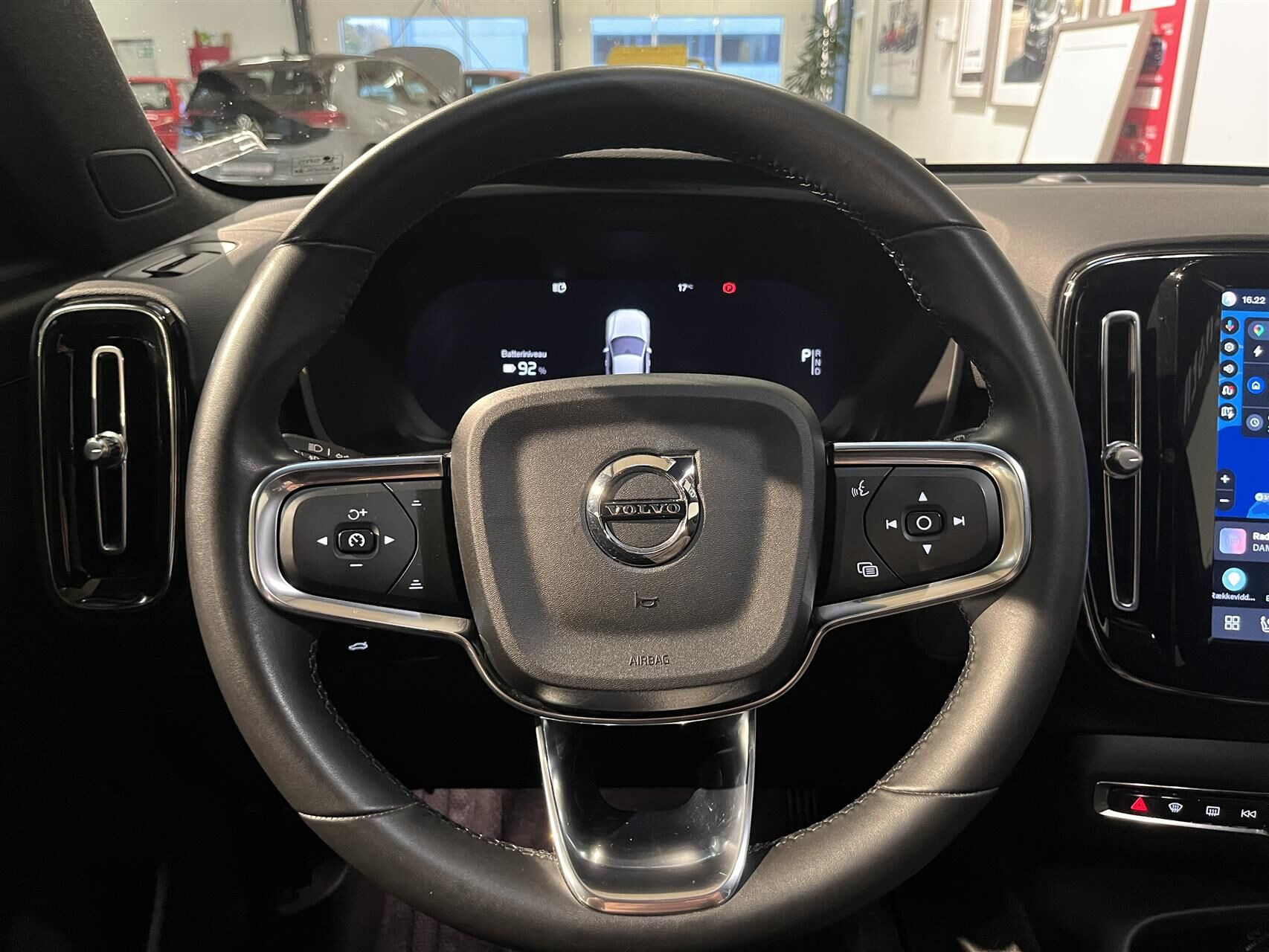 Sort Volvo XC40 fra 2023