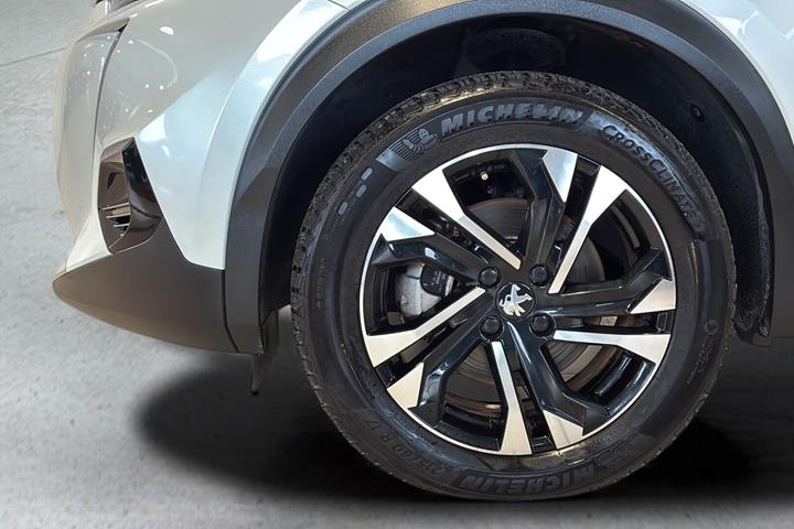 Hvid Peugeot e-2008 fra 2021