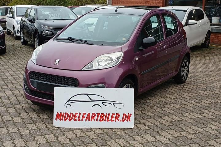 Lilla Peugeot 107 fra 2013