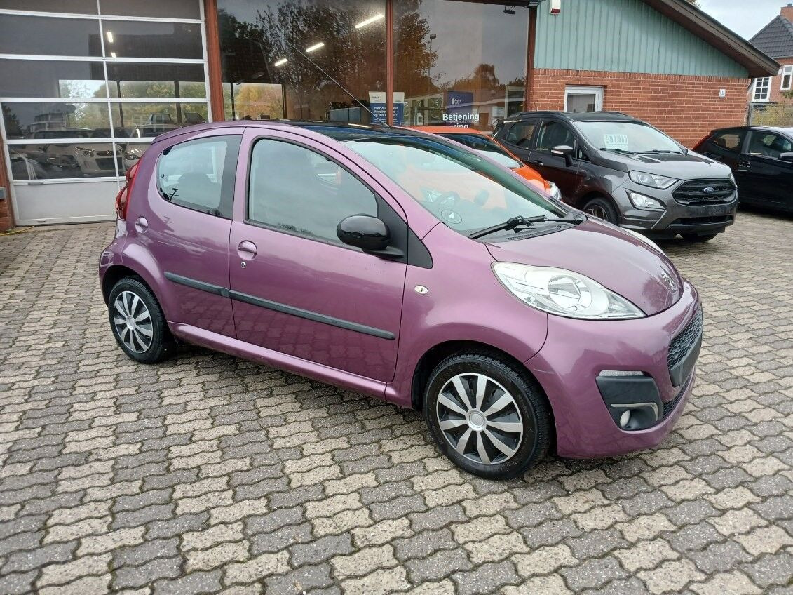 Lilla Peugeot 107 fra 2013