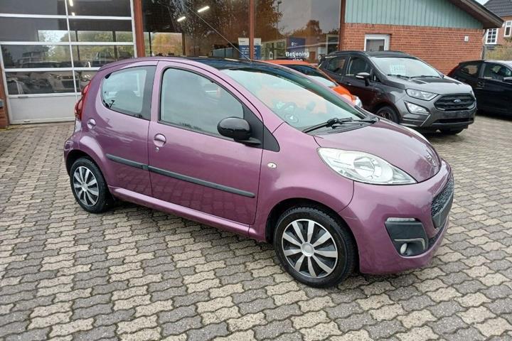 Lilla Peugeot 107 fra 2013