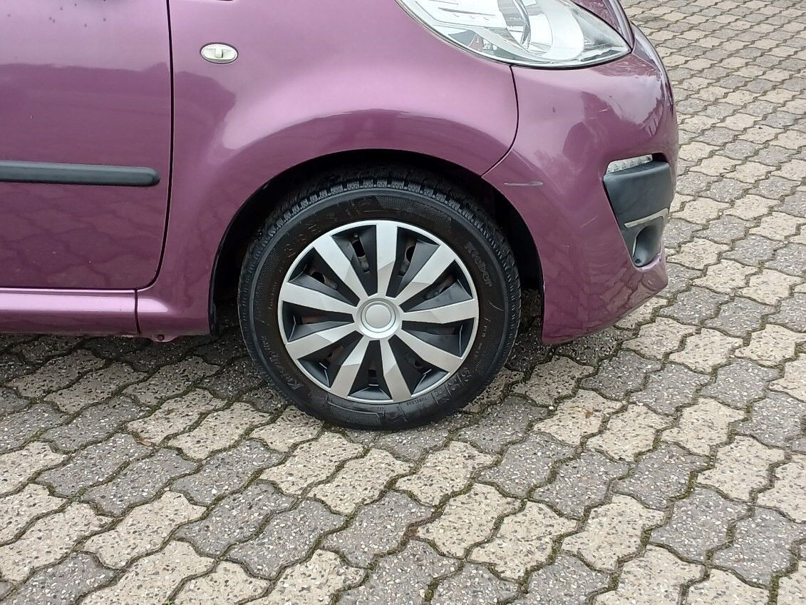 Lilla Peugeot 107 fra 2013