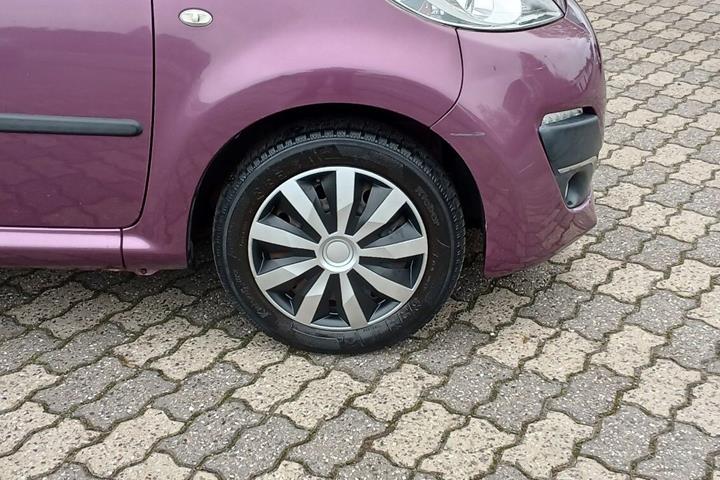 Lilla Peugeot 107 fra 2013