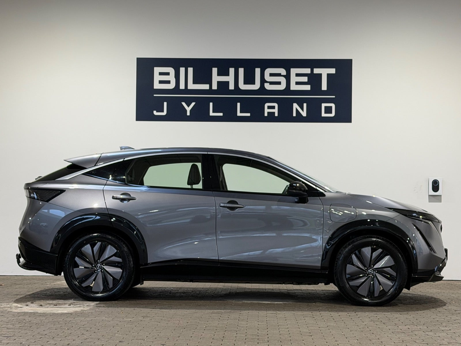 Grå Nissan Ariya fra 2024