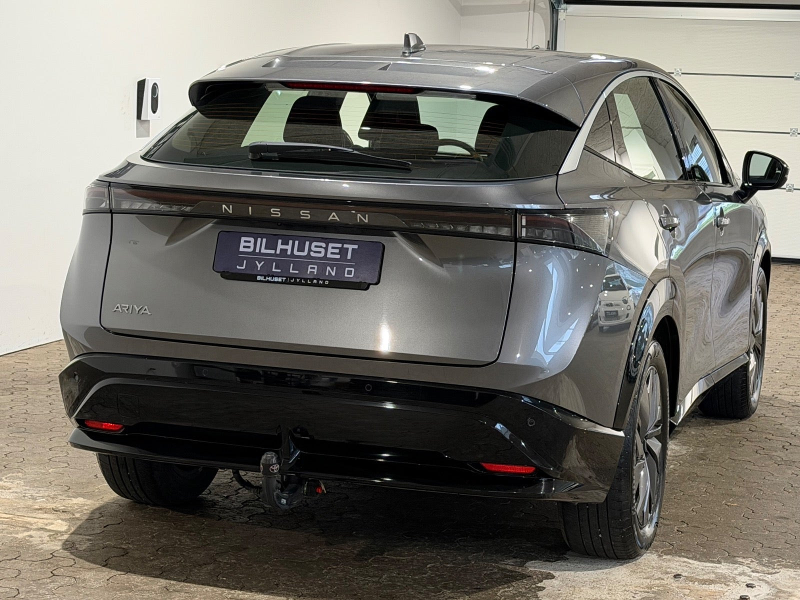 Grå Nissan Ariya fra 2024