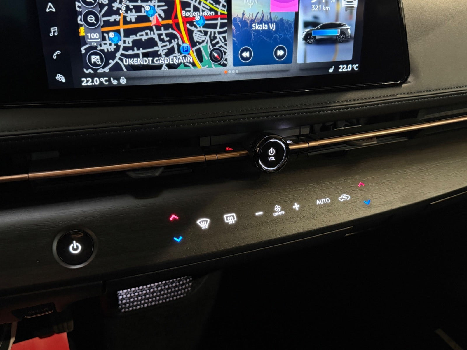 Grå Nissan Ariya fra 2024
