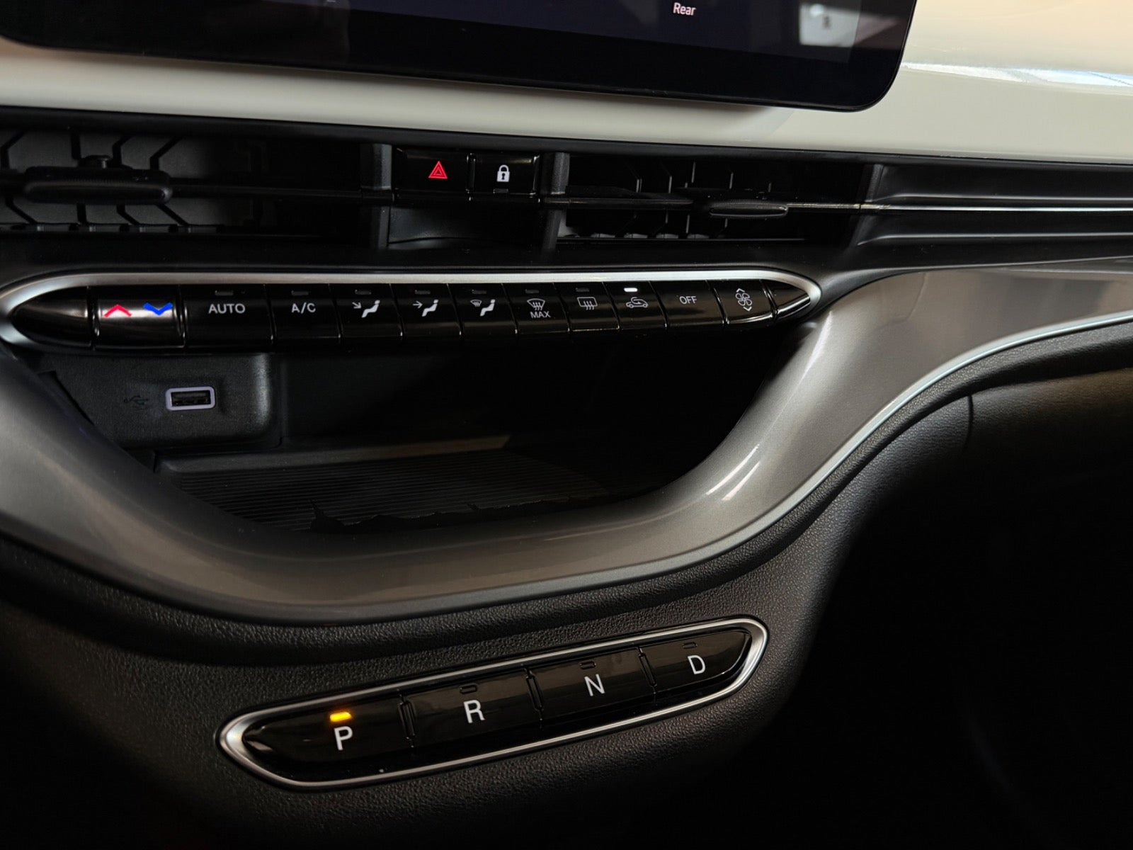 Hvid Fiat 500e fra 2024