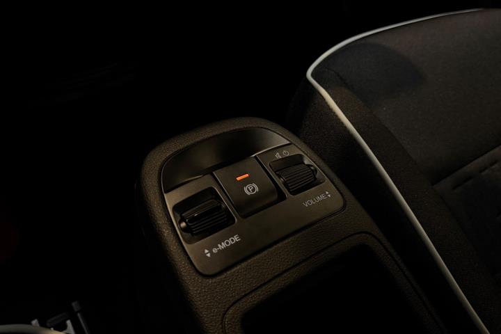 Hvid Fiat 500e fra 2024
