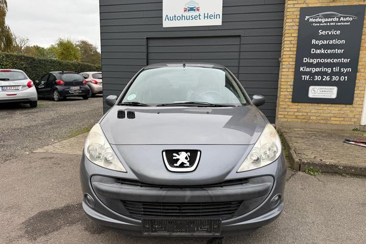 Grå Peugeot 206+ fra 2011