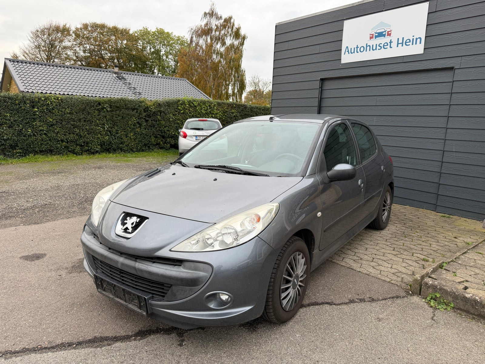 Grå Peugeot 206+ fra 2011