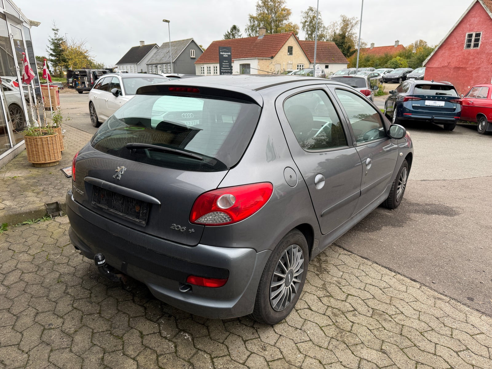 Grå Peugeot 206+ fra 2011
