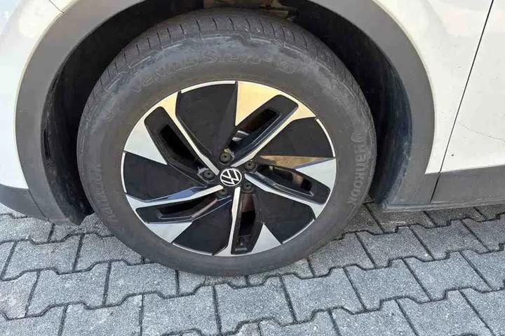 Hvid VW ID.4 fra 2023