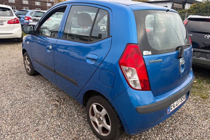 Blå Hyundai i10 fra 2009