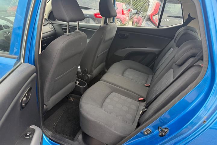 Blå Hyundai i10 fra 2009
