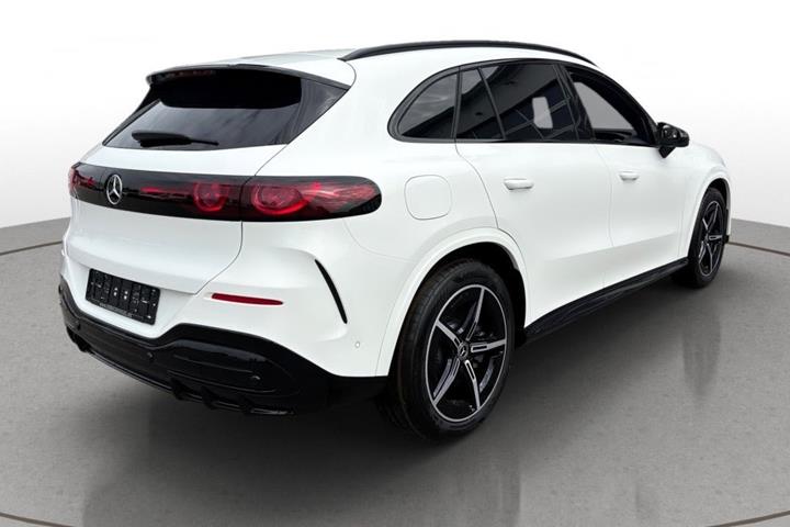Hvid Mercedes GLC400 fra 2026
