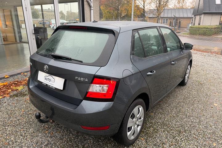Grå Skoda Fabia fra 2020