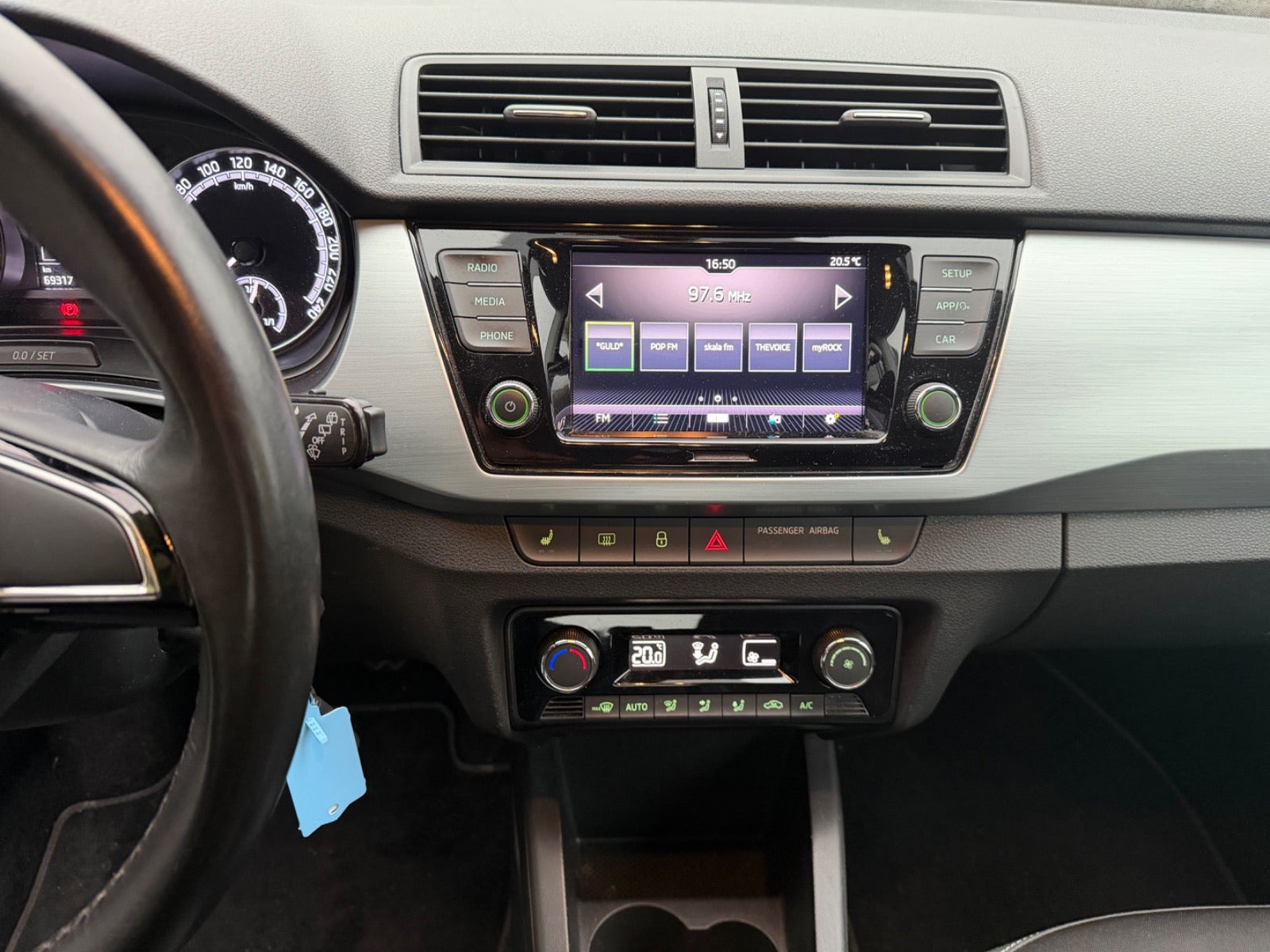 Grå Skoda Fabia fra 2020