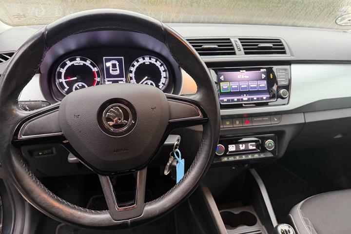 Grå Skoda Fabia fra 2020
