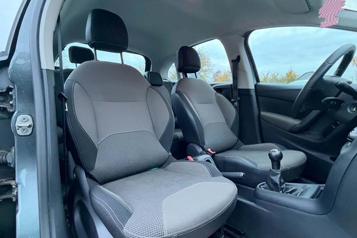 Grå Citroën C3 fra 2014